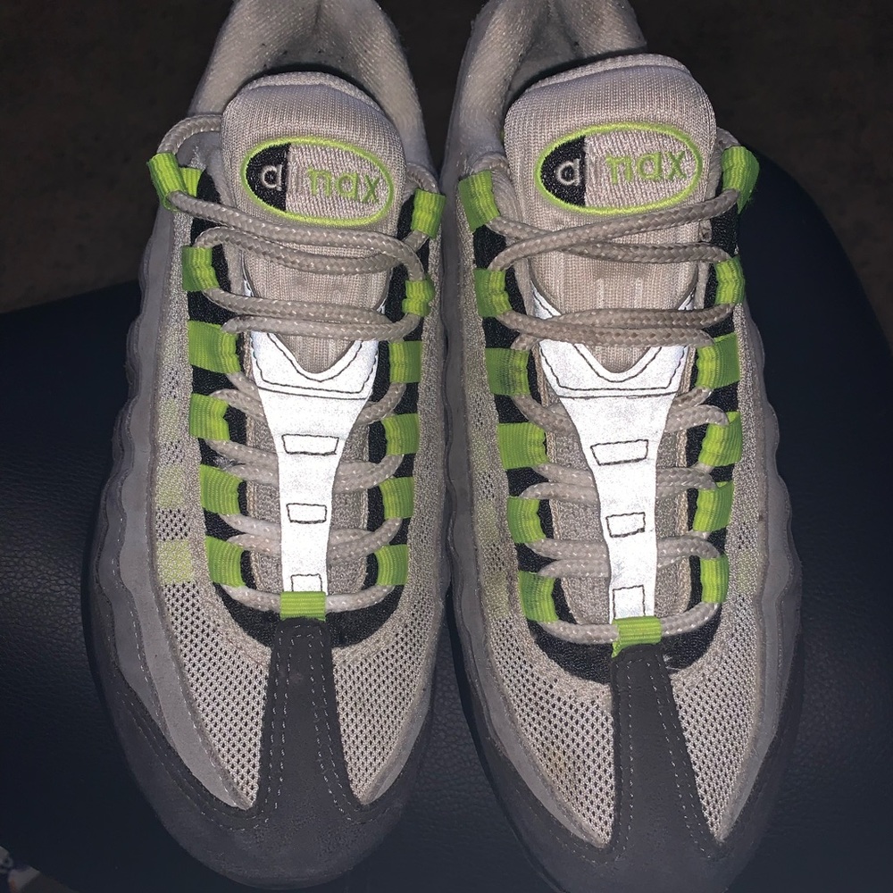 Nike Air Max 95 OG Neon Kids SZ 4 Y (2020)
